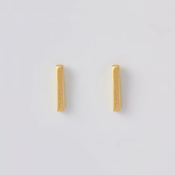 Gold Line Earrings by Xoutou's